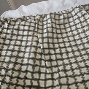 Waverly Black and Cream Queen Garden Walk Bedskirt